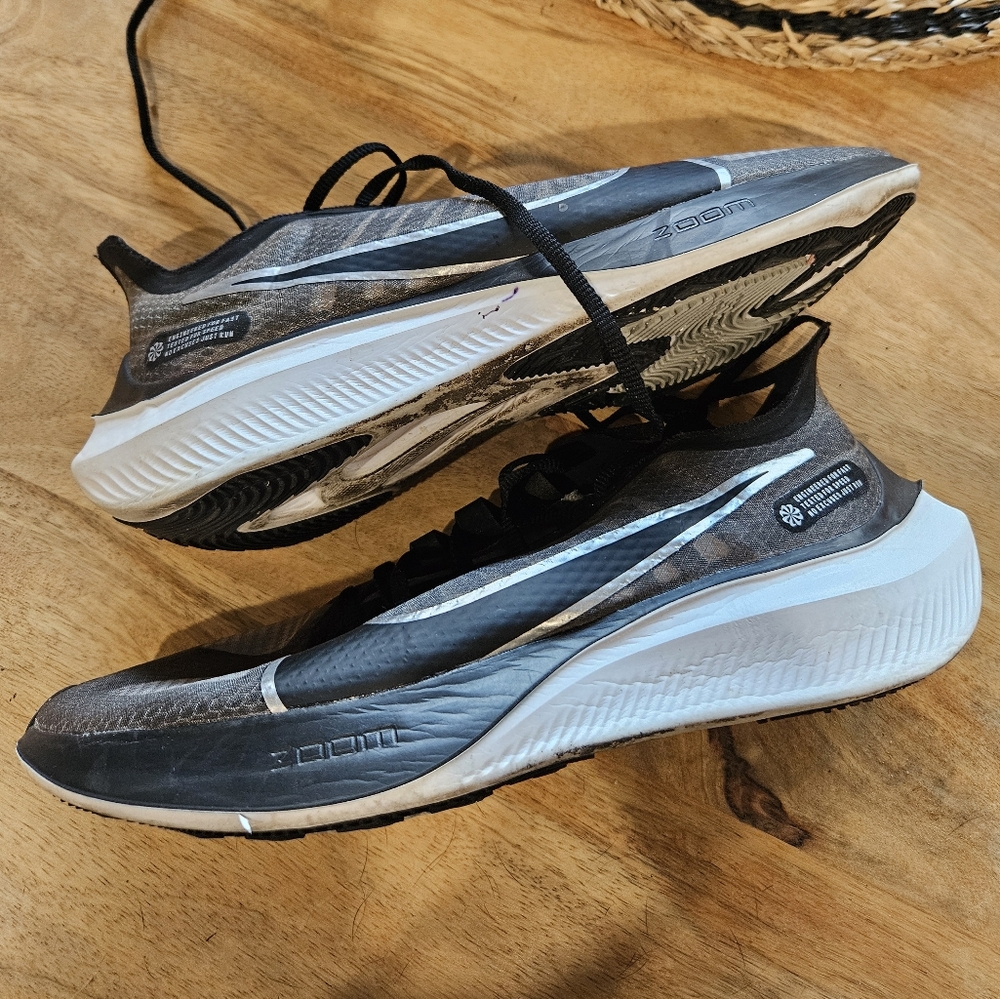 Nike Zoom Gravity shoes- 9 - Picture 13 of 14
